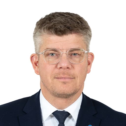 Photo officielle de Cédric Perrin